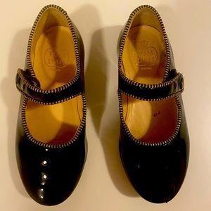Patent leather dress shoe